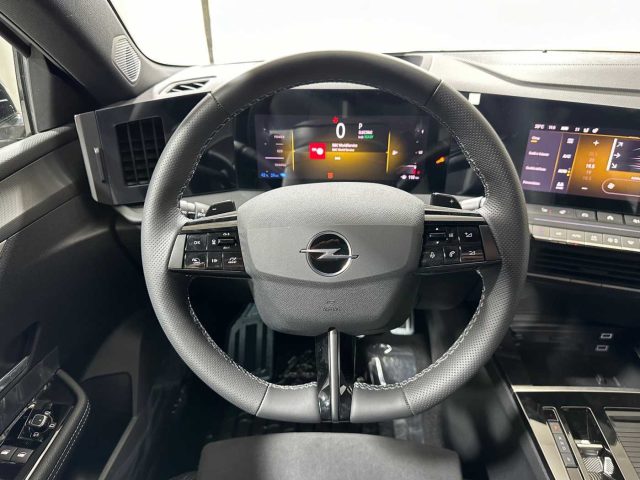 OPEL Astra usata, con Bluetooth