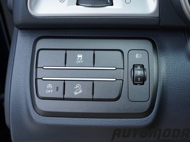 SSANGYONG Tivoli usata, con Autoradio digitale