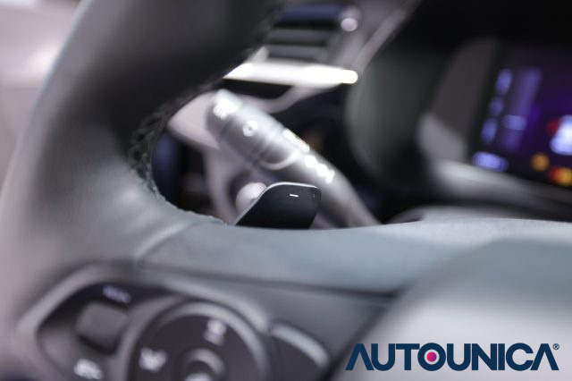 OPEL Corsa usata, con Leve al volante