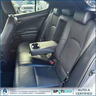 LEXUS UX 250h usata, con Park Distance Control
