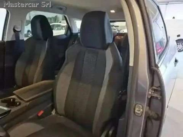 PEUGEOT 3008 usata, con Boardcomputer