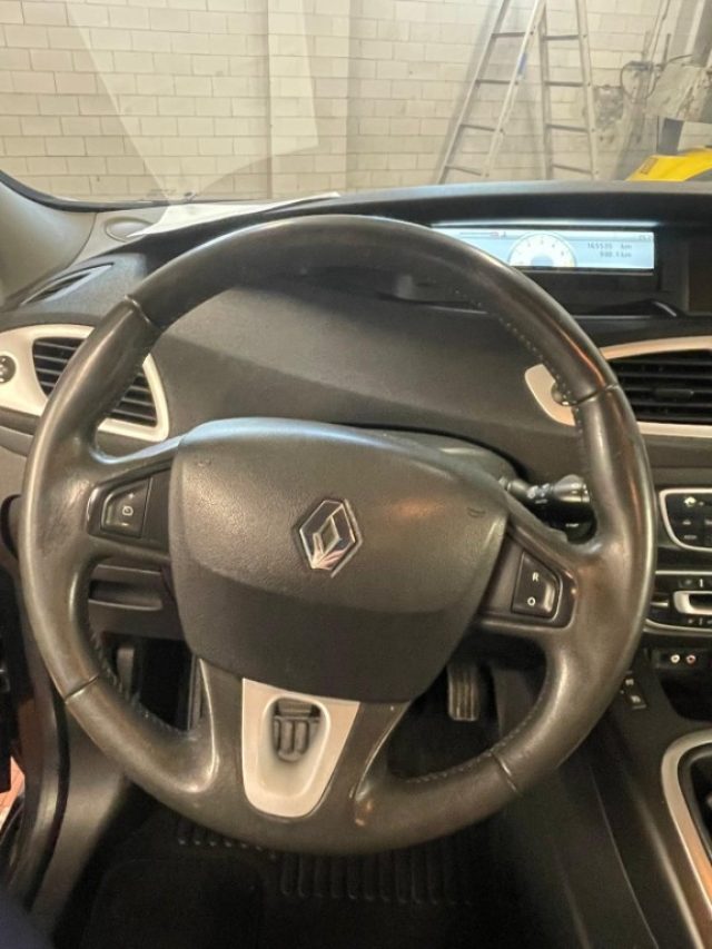 RENAULT Scenic usata, con Chiusura centralizzata