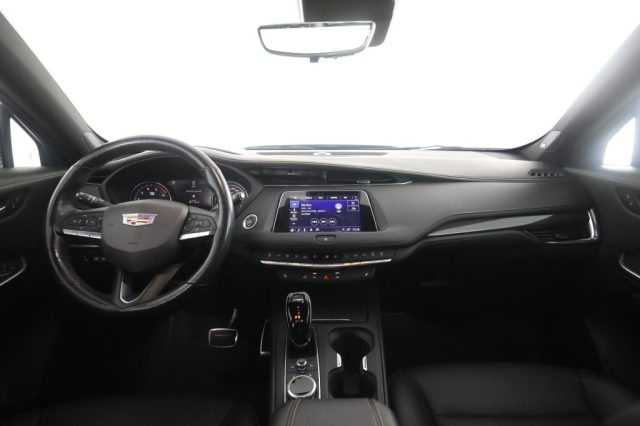 CADILLAC XT4 usata 4
