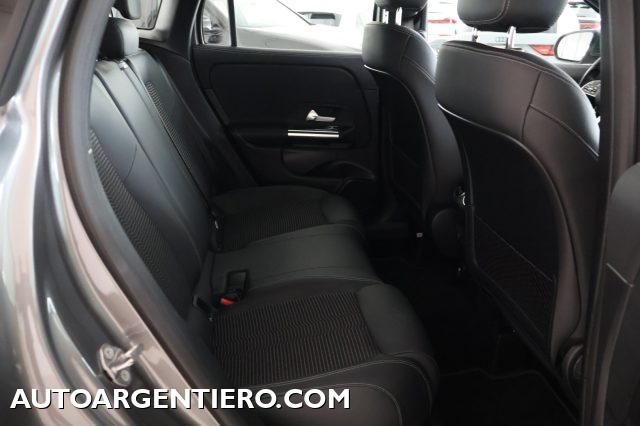 MERCEDES-BENZ GLA 200 usata, con Luci diurne LED