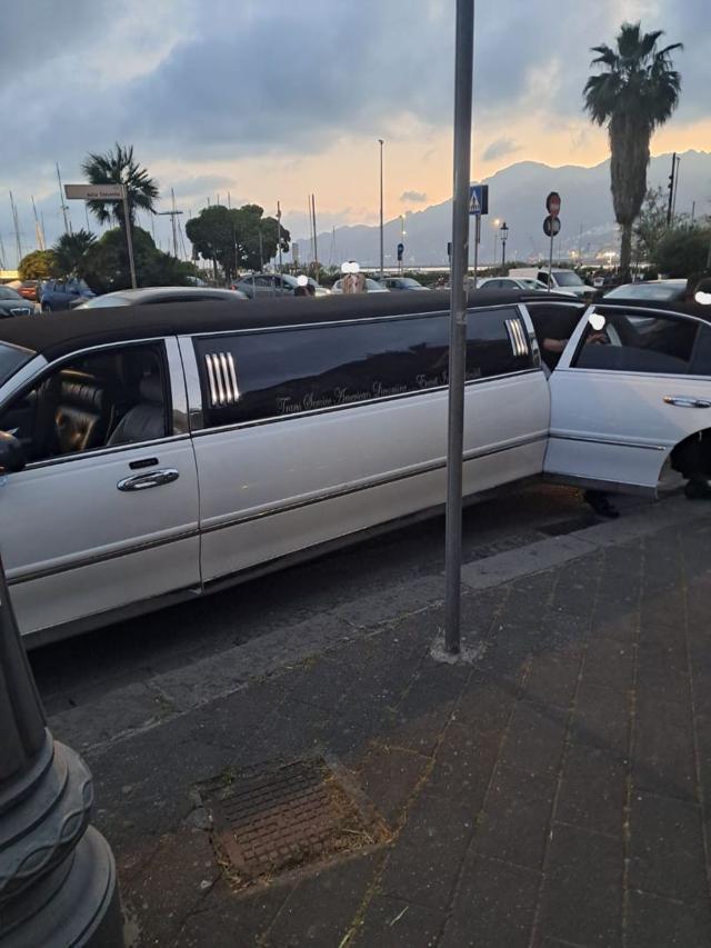 LINCOLN Town Car usata, con Alzacristalli elettrici