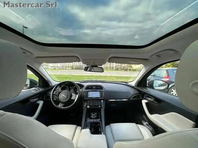 JAGUAR F-Pace usata, con Boardcomputer