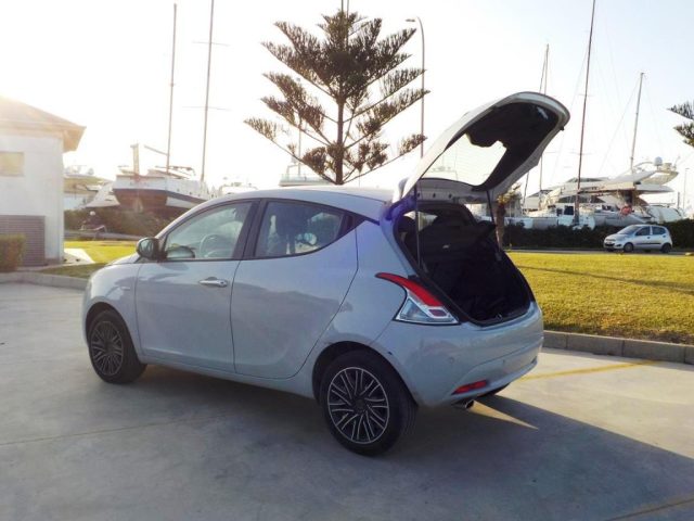LANCIA Ypsilon usata, con Servosterzo