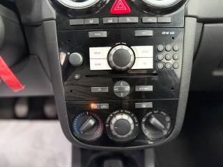 OPEL Corsa usata, con USB