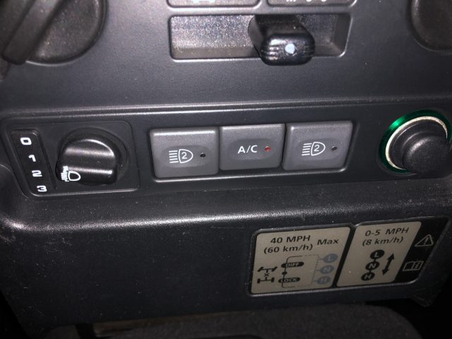 LAND ROVER Defender usata, con Sound system