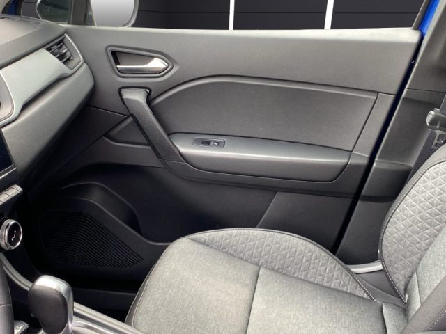 RENAULT Captur usata, con Bracciolo