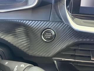 PEUGEOT 2008 usata, con Head-up display