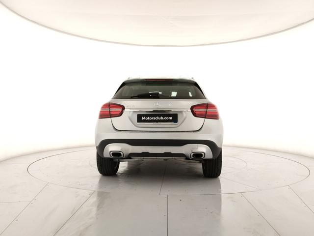 MERCEDES-BENZ GLA 180 usata, con Alzacristalli elettrici