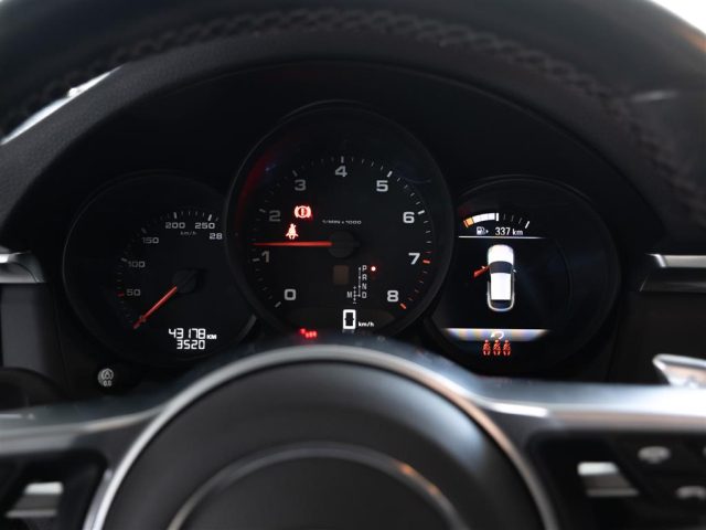 PORSCHE Macan usata 25