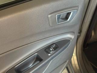 FORD Fiesta usata, con Airbag testa