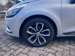 RENAULT Clio usata, con Controllo trazione