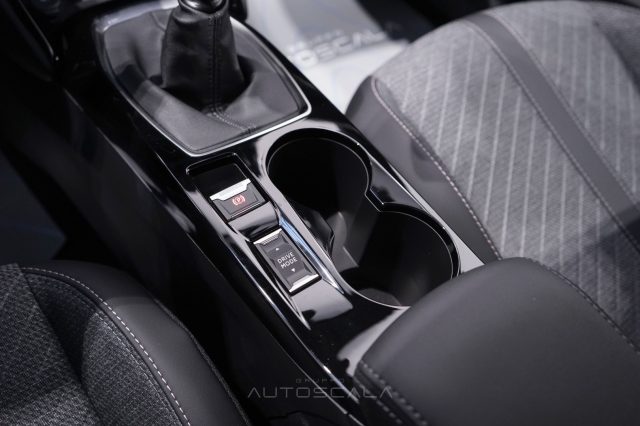 PEUGEOT 2008 usata, con Autoradio digitale