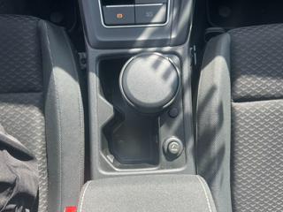 VOLKSWAGEN Golf usata, con USB