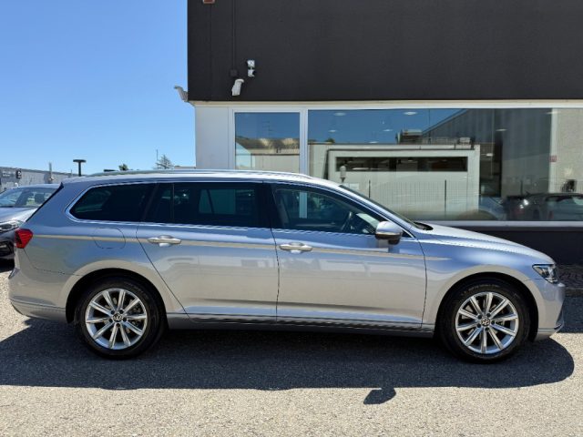 VOLKSWAGEN Passat Variant usata, con Alzacristalli elettrici