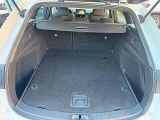 TOYOTA Corolla usata, con USB