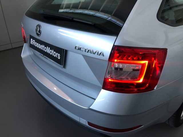 SKODA Octavia usata, con Apple CarPlay