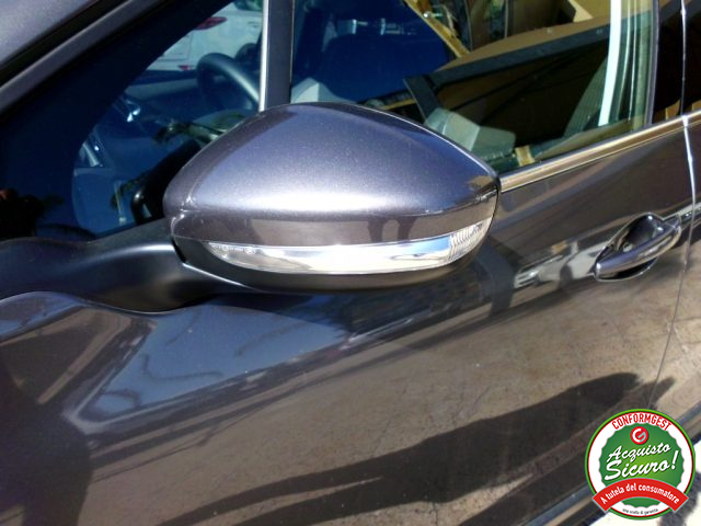 PEUGEOT 2008 usata, con Volante multifunzione