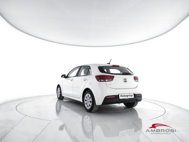 KIA Rio usata 3