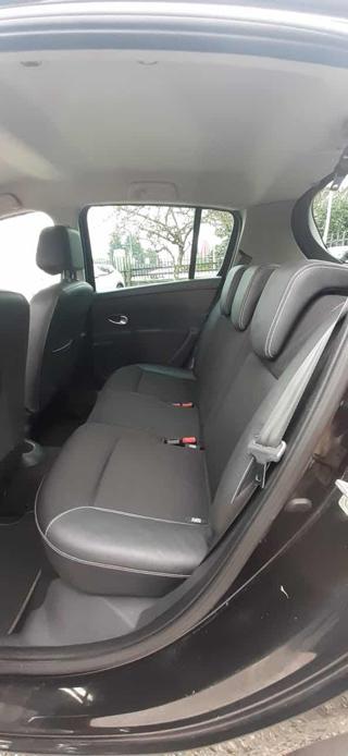 RENAULT Clio usata, con Specchietti laterali elettrici