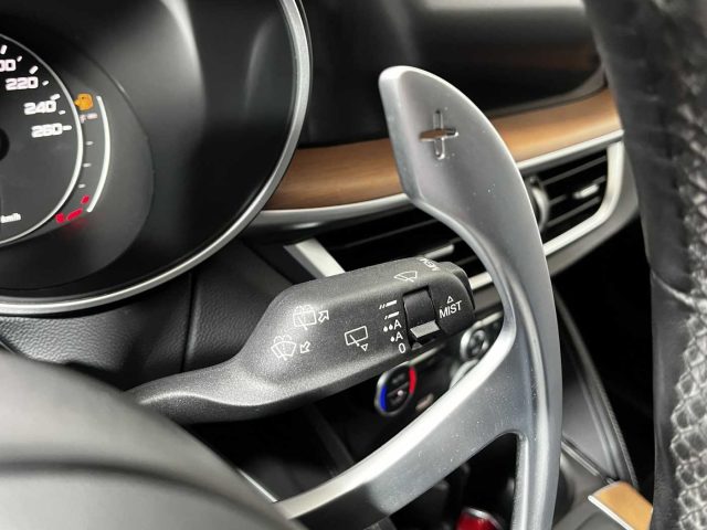 ALFA ROMEO Stelvio usata, con Sensori di parcheggio posteriori