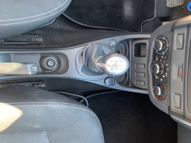 DACIA Duster usata, con USB