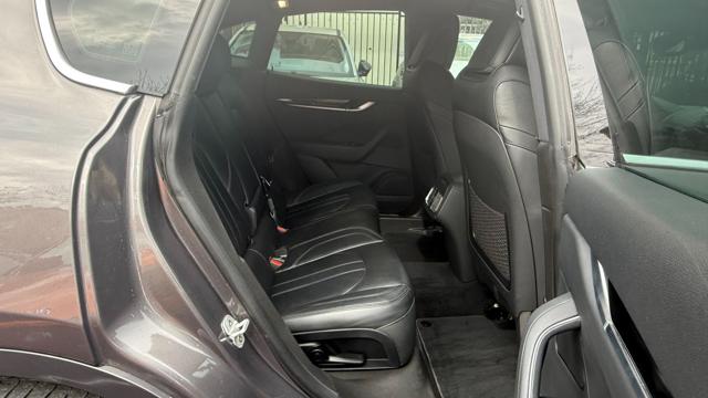 MASERATI Levante usata, con Fendinebbia