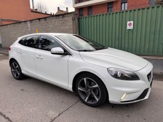 VOLVO V40 T3 R-design Momentum PERFETTA   !!!