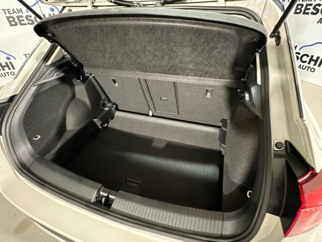VOLKSWAGEN T-Roc usata, con Luci diurne LED