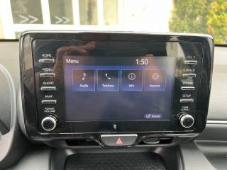 TOYOTA Yaris usata 26