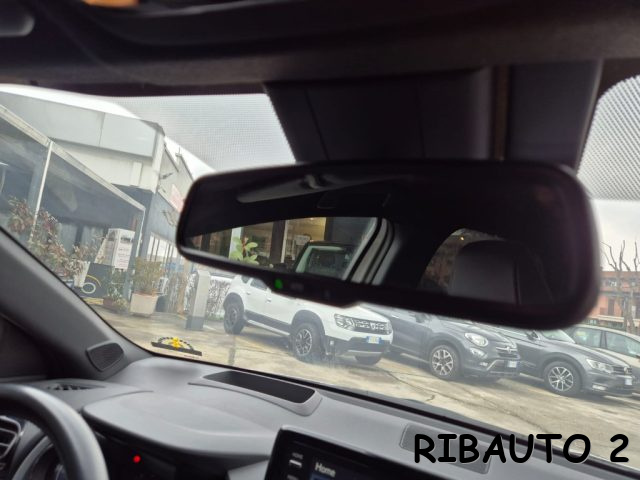 TOYOTA Yaris usata, con USB