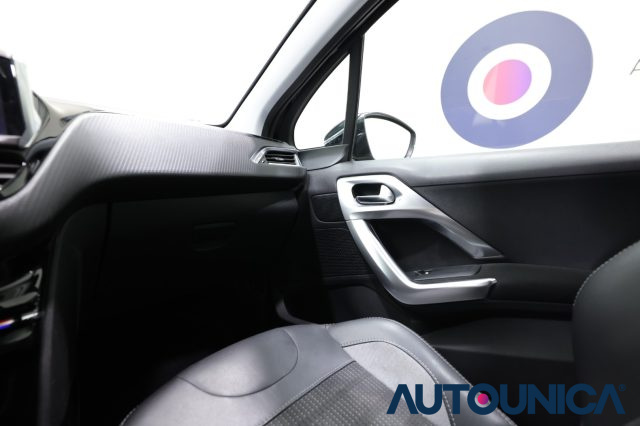 PEUGEOT 2008 usata, con Specchietti laterali elettrici