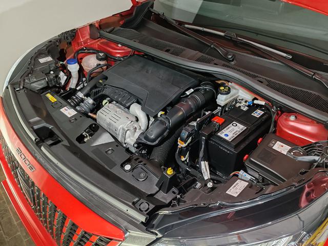 PEUGEOT 2008 usata, con Sensori di parcheggio posteriori