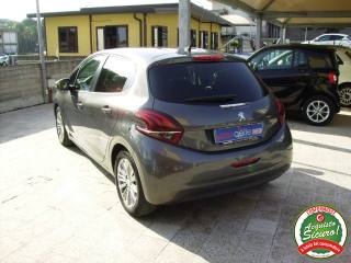 PEUGEOT 208 usata, con Alzacristalli elettrici