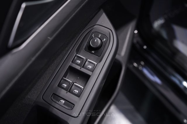 VOLKSWAGEN Golf usata, con Controllo automatico clima