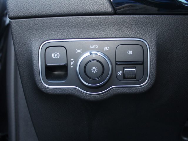 MERCEDES-BENZ GLA 200 usata, con Sedile posteriore sdoppiato