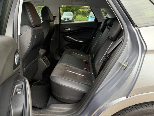 OPEL Grandland usata, con Luci diurne LED