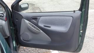 TOYOTA Yaris usata 43