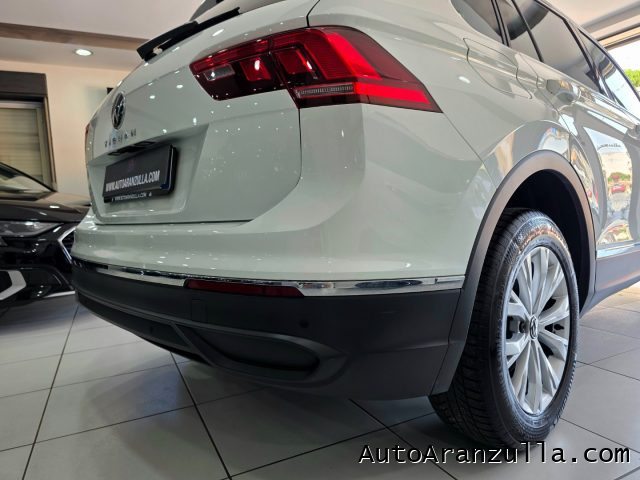 VOLKSWAGEN Tiguan usata, con Bracciolo