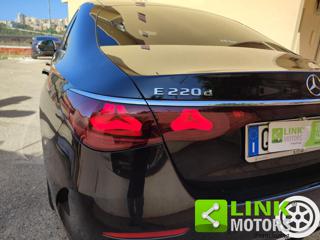 MERCEDES-BENZ E 220 usata, con Servosterzo