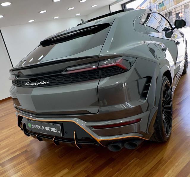 LAMBORGHINI Urus usata, con Autoradio