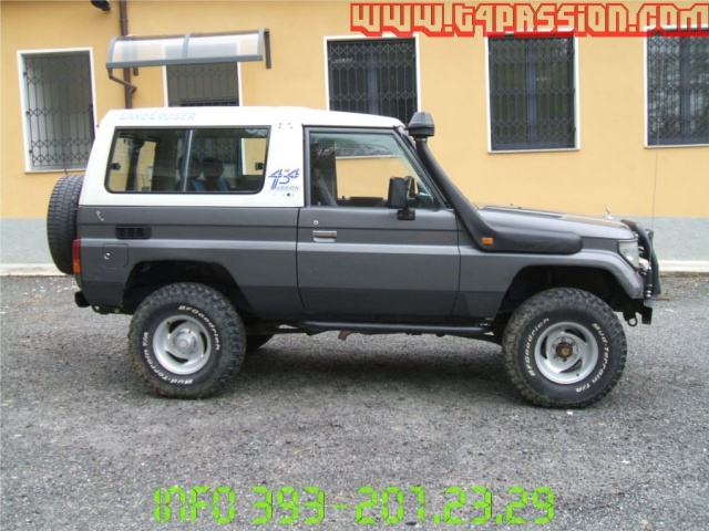 TOYOTA Land Cruiser usata, con Gancio traino