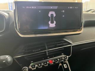 PEUGEOT 2008 usata, con Park Distance Control