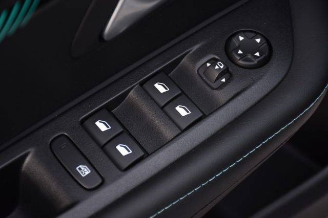 PEUGEOT 208 usata, con Interni in pelle