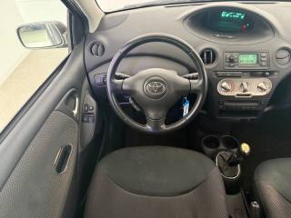 TOYOTA Yaris usata 7