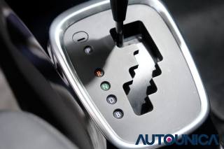 TOYOTA Yaris usata, con Luci diurne