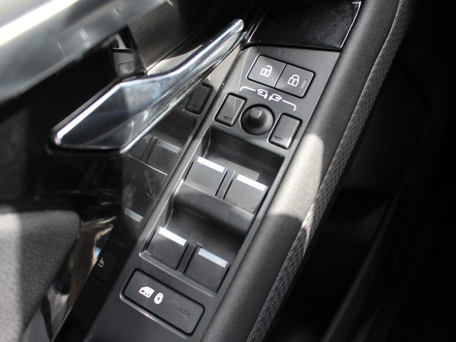 LAND ROVER Range Rover Evoque usata, con Sedile posteriore sdoppiato